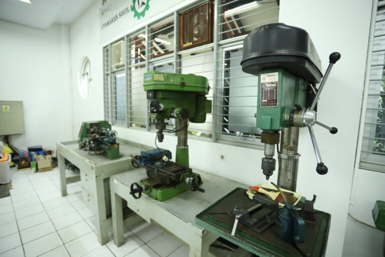 Laboratorium Sistem Produksi (Teknik Industri)